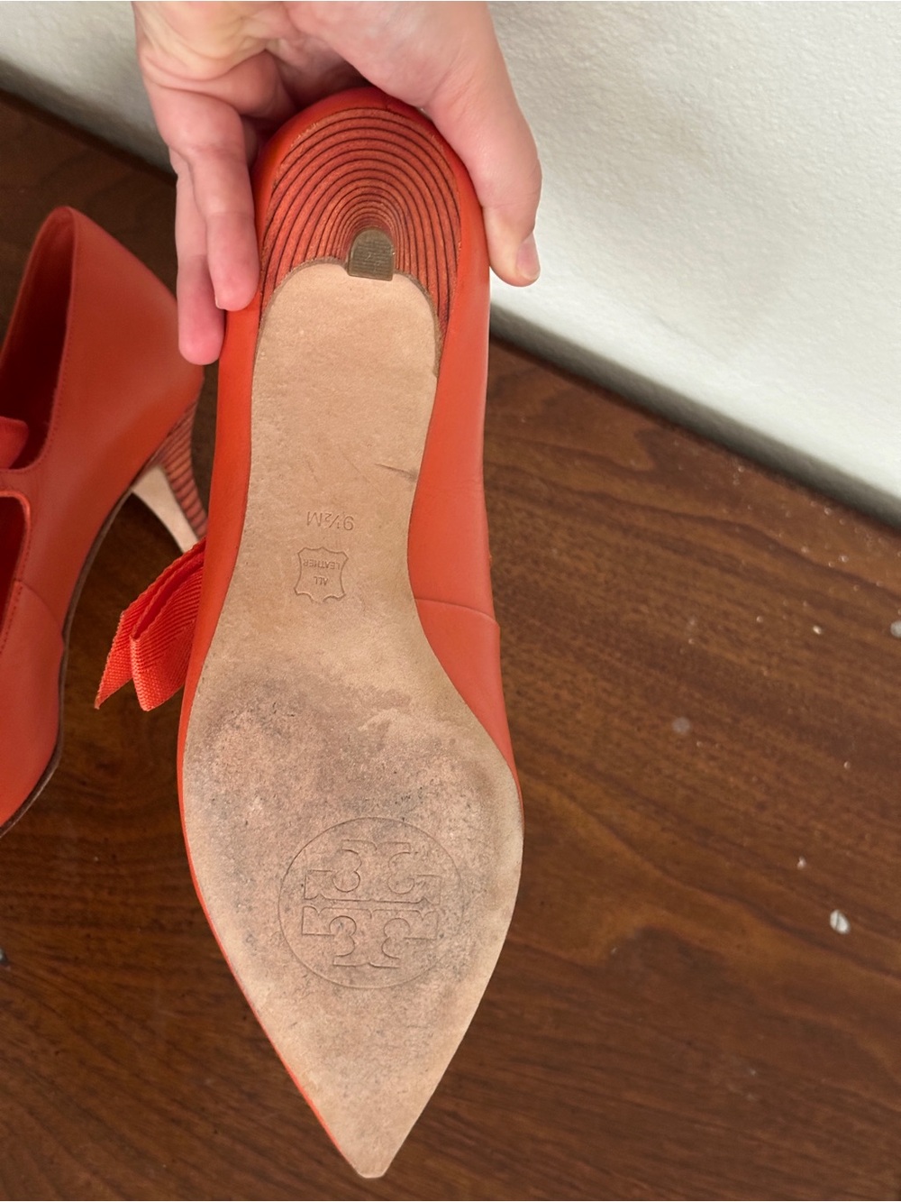 Tory Burch Beverly Marmalade Leather Mary Jane Bow Pumps 9.5 Box - Picture 10 of 11